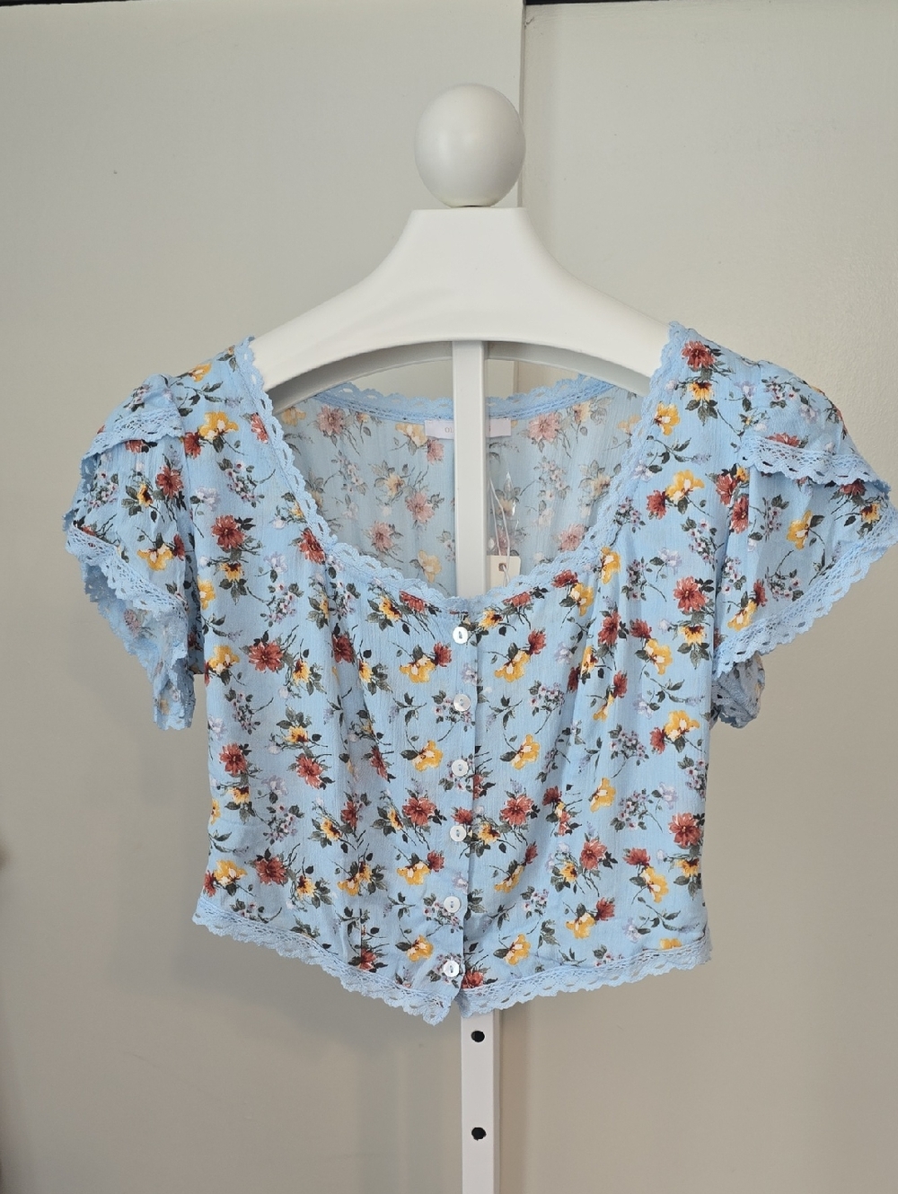 Olivaceous Light Blue Floral Lace-Trim Crop Top